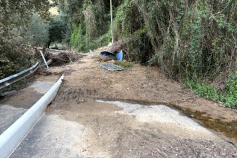 Vallauris : route et piste cyclable toujours fermées après des glissements de terrain, les usagers impatients