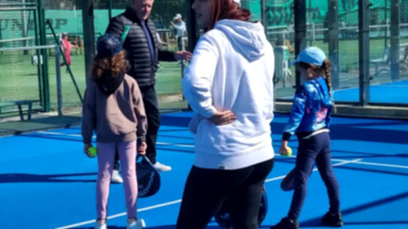 Valras-Plage : les scolaires initiés au padel dans le cadre du Grand Défi Vivez Bougez