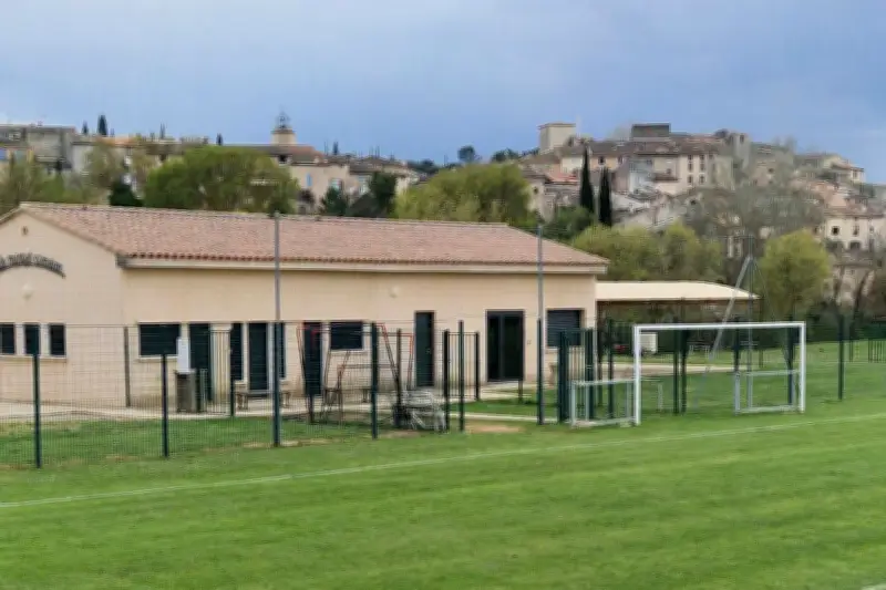 Var : trois joueurs amateurs suspendus 18 ans pour violences sur un arbitre de football