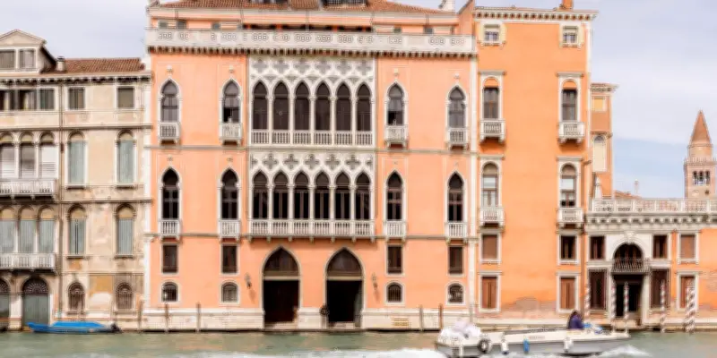 Venise : la nouvelle fondation Dries Van Noten allie art et artisanat