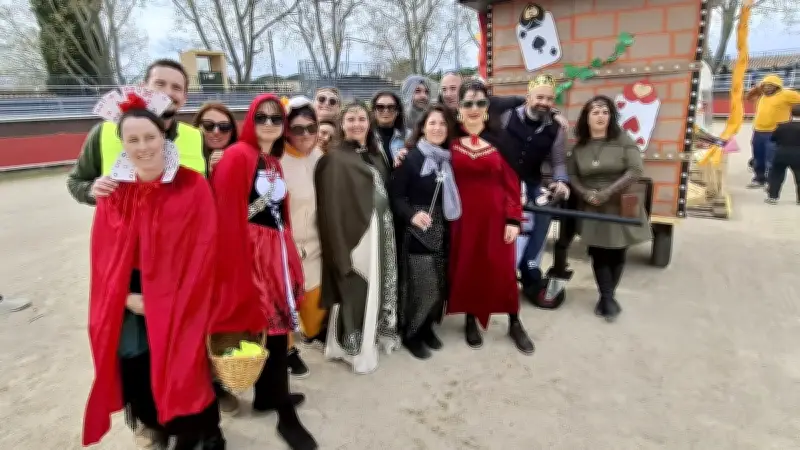Vergèze : M. Carnaval condamné mais sauvé par le vent lors d'une fête animée