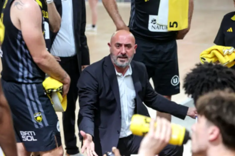 Victoire étriquée de La Rochelle face à Évreux : les réactions des coaches