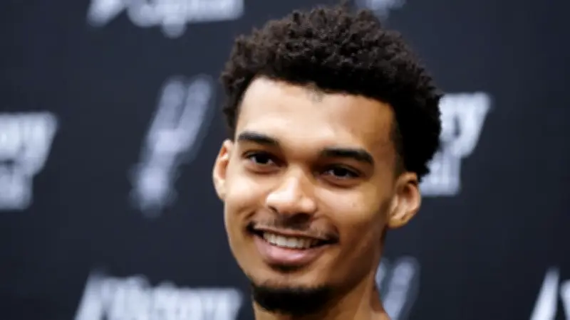 Victor Wembanyama horrifié par la mort de deux civils à Minneapolis