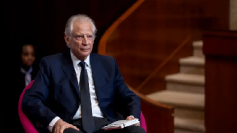 Villepin reconnaît avoir reçu deux statuettes de 125 000 euros