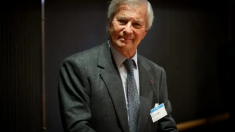 Vincent Bolloré défend sa gestion de Grasset face à la fronde des auteurs et salariés
