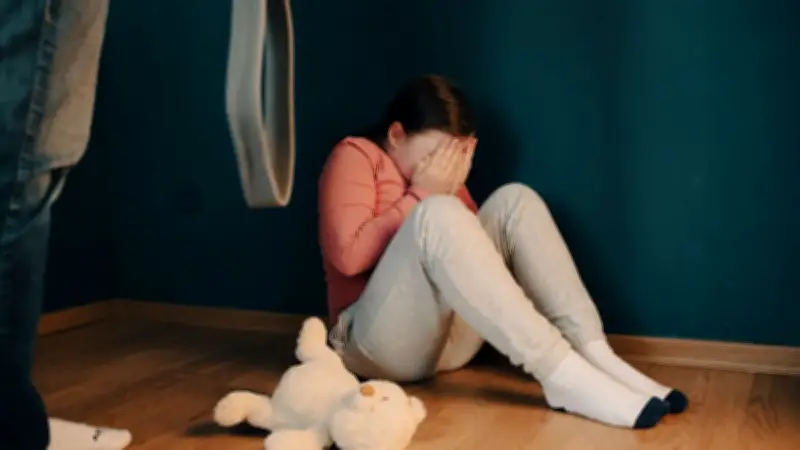 Violences éducatives ordinaires : des adultes témoignent des séquelles indélébiles de leur enfance