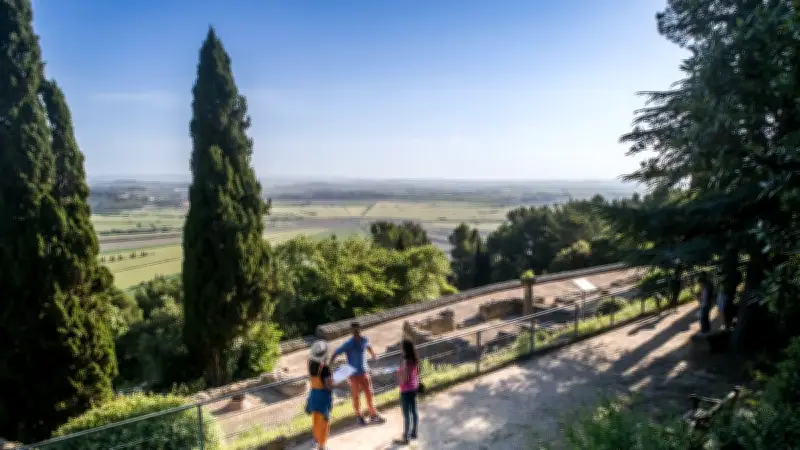 Visites accessibles aux sourds et malentendants à l'Oppidum d'Ensérune