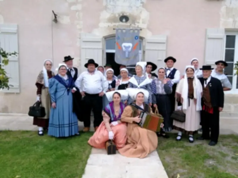 Week-end occitan : danses traditionnelles et rencontres folkloriques à Peyrière