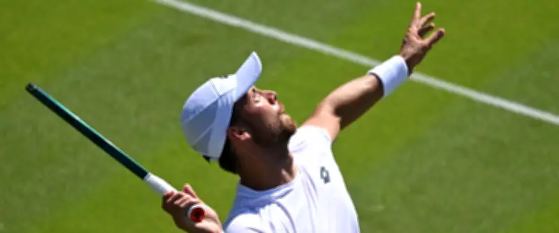 Wimbledon : Benjamin Bonzi éliminé en cinq manches par Jordan Thompson