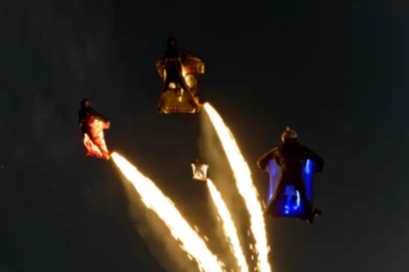 Wingsuit : les coulisses du vol spectaculaire en boule de feu au-dessus de Monaco