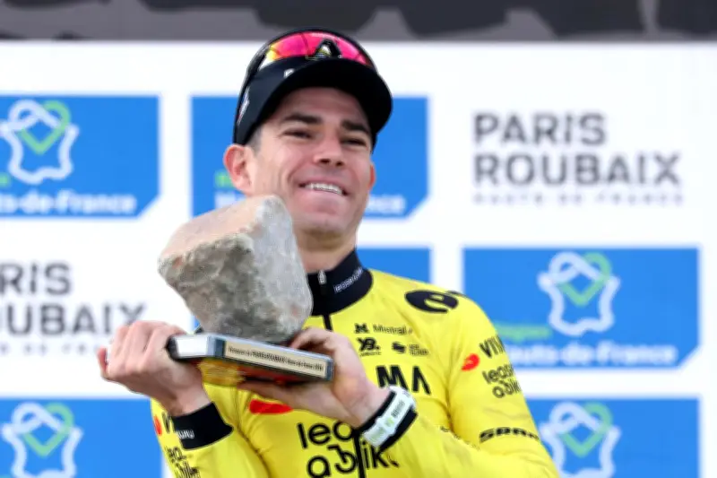 Wout Van Aert triomphe enfin sur Paris-Roubaix : une victoire qui émeut la Belgique