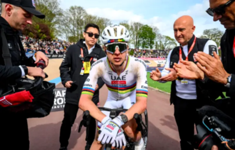 Wout Van Aert triomphe à Paris-Roubaix et brise les ambitions de Tadej Pogacar