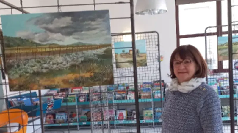 Yzéra expose son Ode aux paysages d'Occitanie à la médiathèque de Magalas