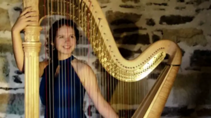 Zoé Buyck en concert à Maraussan : harpe et flûte à l'honneur à Esprit Gare