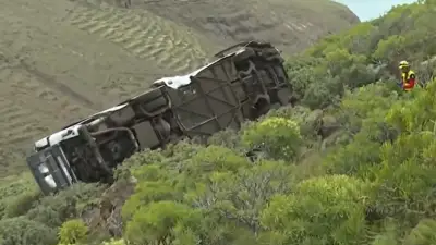 Accident mortel d'un bus touristique à La Gomera : un mort et 14 blessés