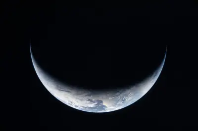 Artémis 2 : quatre astronautes survolent la Lune pour la première fois depuis 1972