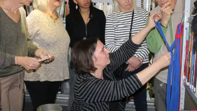 Atelier macramé à Belvézet : la médiathèque vibre au rythme des nœuds créatifs