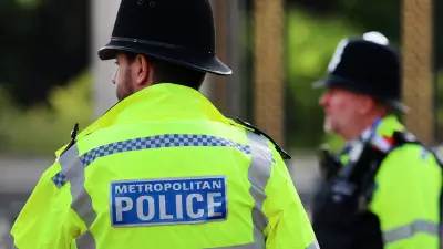 Attaque au couteau dans un train au Royaume-Uni : neuf blessés graves, deux suspects arrêtés