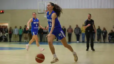 Basket Landes Espoirs vise la première place face à l'Étoile Sportive Gimontoise