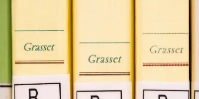 Bolloré échoue à diviser les écrivains après le limogeage de Nora chez Grasset