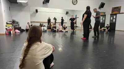 Boulazac : 13 jeunes en résidence chorégraphique exigeante avec Tahar Hammadi