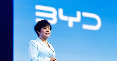 BYD détrône Tesla, mais voit ses profits chuter : la stratégie européenne de Stella Li