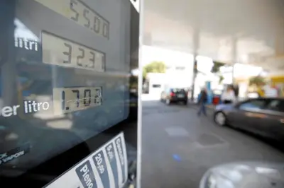 Décryptage : Les étapes clés qui font grimper le prix du carburant à la pompe