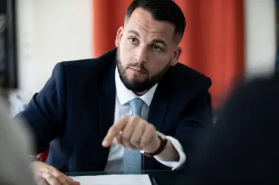 Dorian Munoz, maire de La Seyne : un engagement à 100 % sur le terrain et en équipe