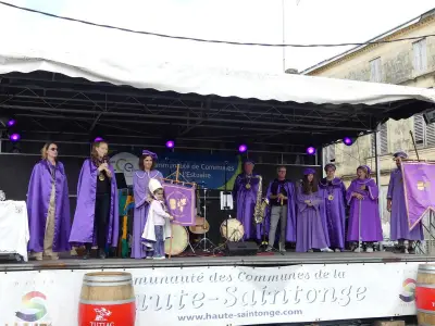 Fête de l'asperge d'Étauliers : 10 000 visiteurs et une ambiance conviviale