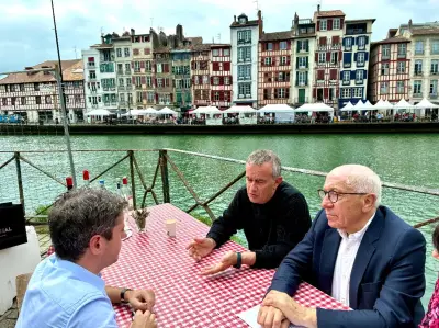 Gabriel Attal à Bayonne : jambon et langues régionales