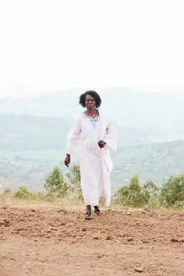 Godelieve Mukasarasi : du viol génocidaire à la reconstruction des âmes au Rwanda