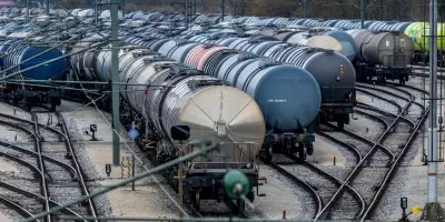 Guerre au Moyen-Orient : comment plastique et chimie, piliers de l'économie, attisent l'inflation