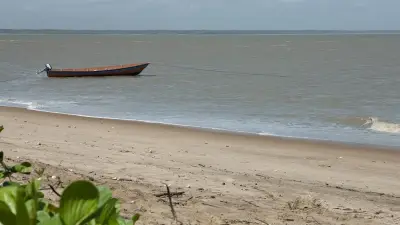 Guyane : un baigneur de 33 ans meurt après avoir été emporté par le courant