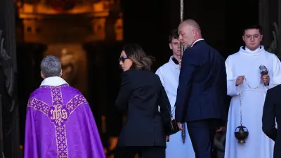Hommage bouleversant de Laura Smet à Nathalie Baye lors de ses obsèques