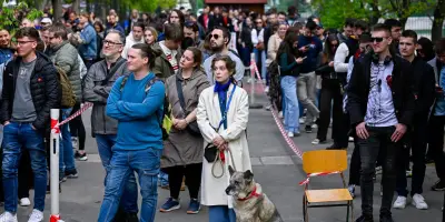 Hongrie : participation record à mi-journée, premiers résultats attendus ce soir