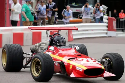 Jacky Ickx, 81 ans, émerveille Monaco au volant de sa Ferrari 312 F1 de 1968