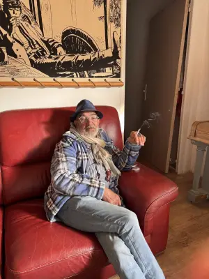 Jean-Louis Gamard, un passionné de musique et de théâtre, anime La Maison Basque à Hourtin