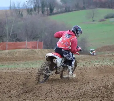 Journée de motocross spectaculaire à Savignac-sur-Leyze le 25 avril