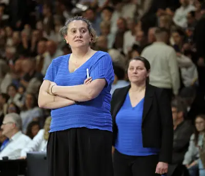 Julie Barennes, coach de Basket Landes, sacrée meilleure entraîneure de France et d'Europe