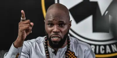 Kemi Seba, figure controversée du suprémacisme noir, arrêté en Afrique du Sud