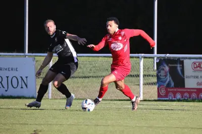La Brède FC en quête de la R1 : un duel serré avec Bayonne jusqu'au bout