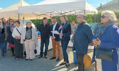 La brocante de Pâques à Rauzan attire une foule massive et les élus