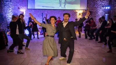 La fièvre du Lindy Hop s'empare du Sonambule : une addiction contagieuse