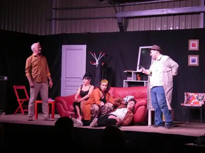 La Scène Arthézienne triomphe avec près de 2 000 spectateurs pour sa pièce « Faites comme chez vous »