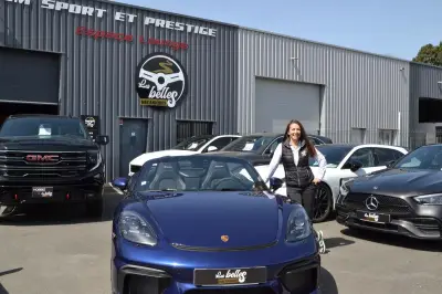 Laura Faux, une femme dans l'univers masculin des voitures sportives