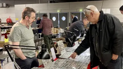 Le 32e Carrefour Collections de Mende réunit les passionnés de philatélie et numismatique