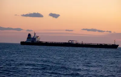 Le pétrolier Deyna, soupçonné d'appartenir à la flotte fantôme russe, quitte les eaux françaises