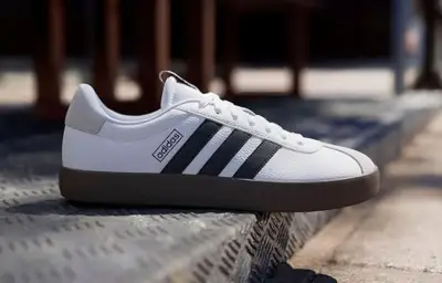 Les baskets Adidas VL Court 3.0 à moins de 50 euros : l'offre immanquable sur Amazon