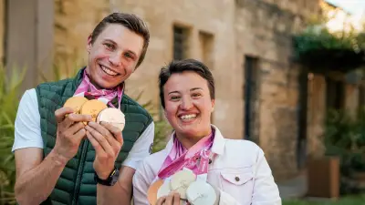 Les champions paralympiques Arthur Bauchet et Aurélie Richard découvrent les coulisses d'Ici tout commence