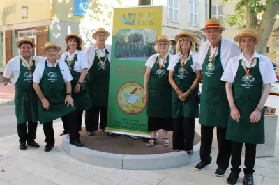Les Compagnons de l’aïoli célèbrent 20 ans de traditions provençales à Solliès-Toucas